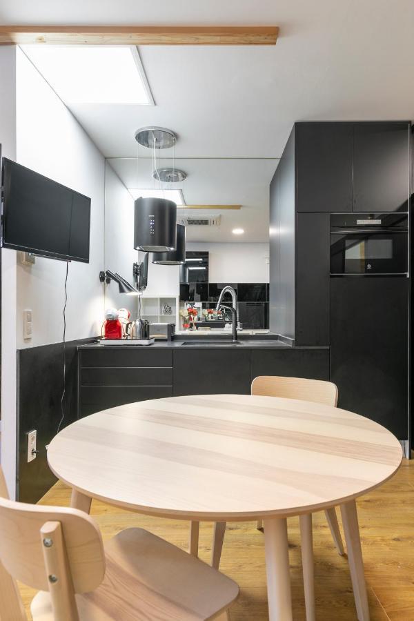 Homeabout Madrid Rio Apartment Екстер'єр фото